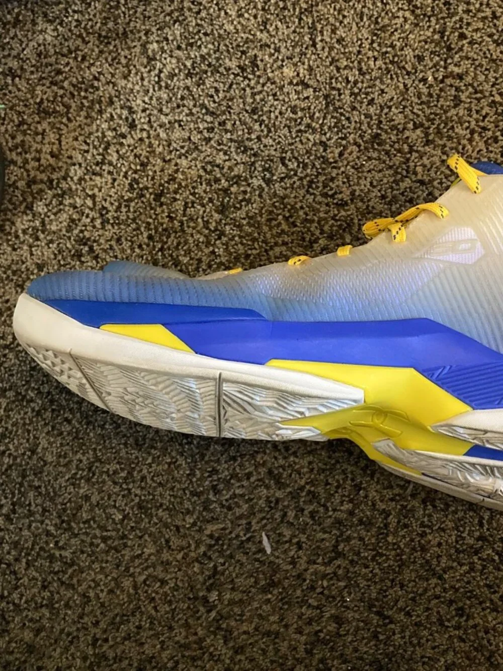Under Armour High tops tennis shoes